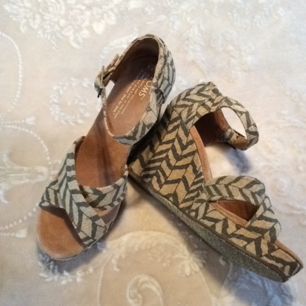 TOMS Natural Strappy Wedges 7.5